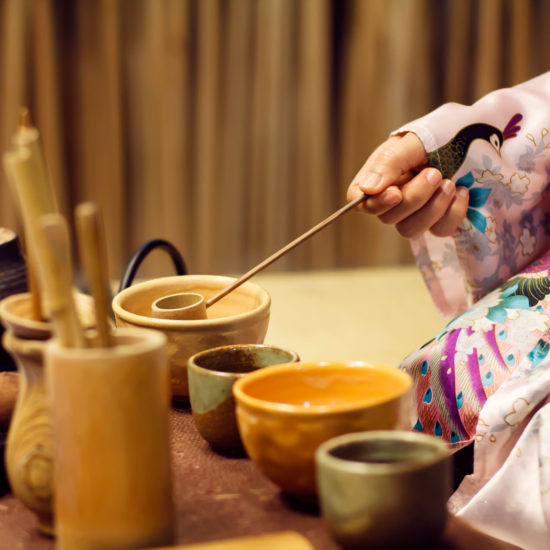 Tours tea ceremony 550x550 - Tours