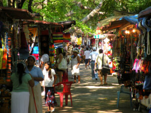 A market for handmade products in Umekoji Park