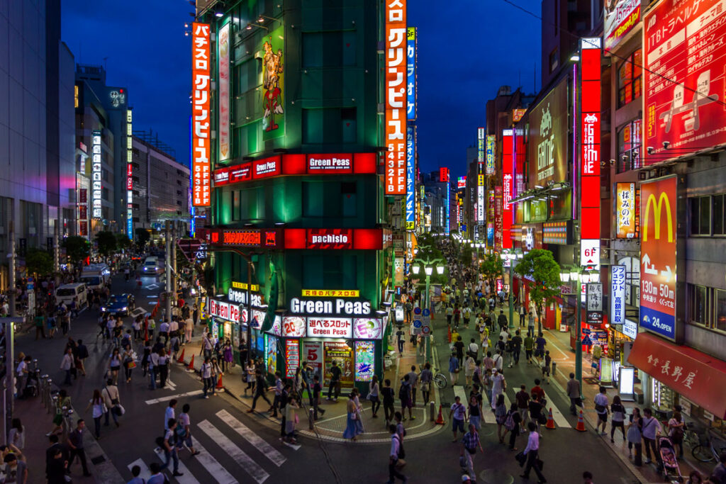 https://www.magnificentjapan.com/wp-content/uploads/2017/12/shinjuku-1024x683.jpg