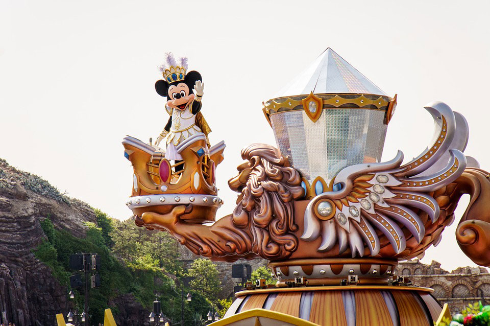 https://www.magnificentjapan.com/wp-content/uploads/2018/01/Tokyo-Mickey-Mouse-Japan-Disney-832110.jpg